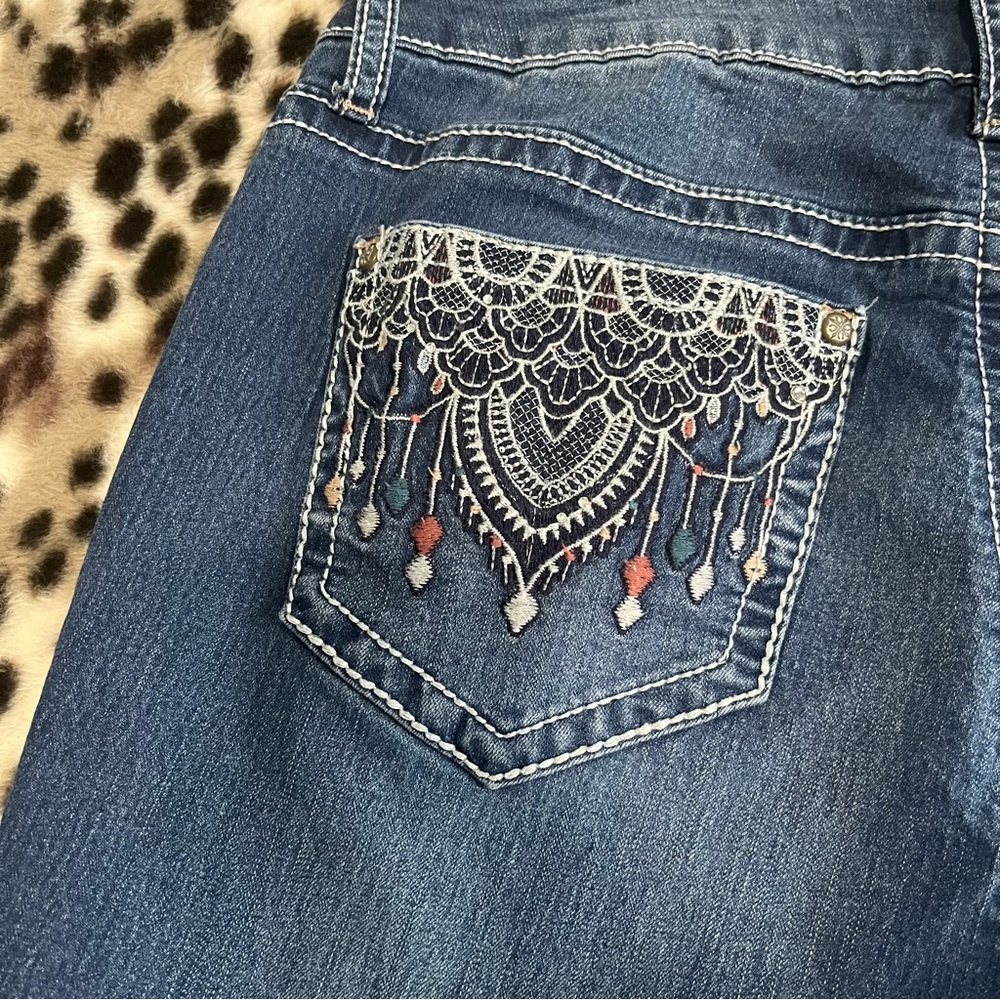 ND Weekend size 8 women’s capris jeans w/decorative back pockets - Picture 8 of 10